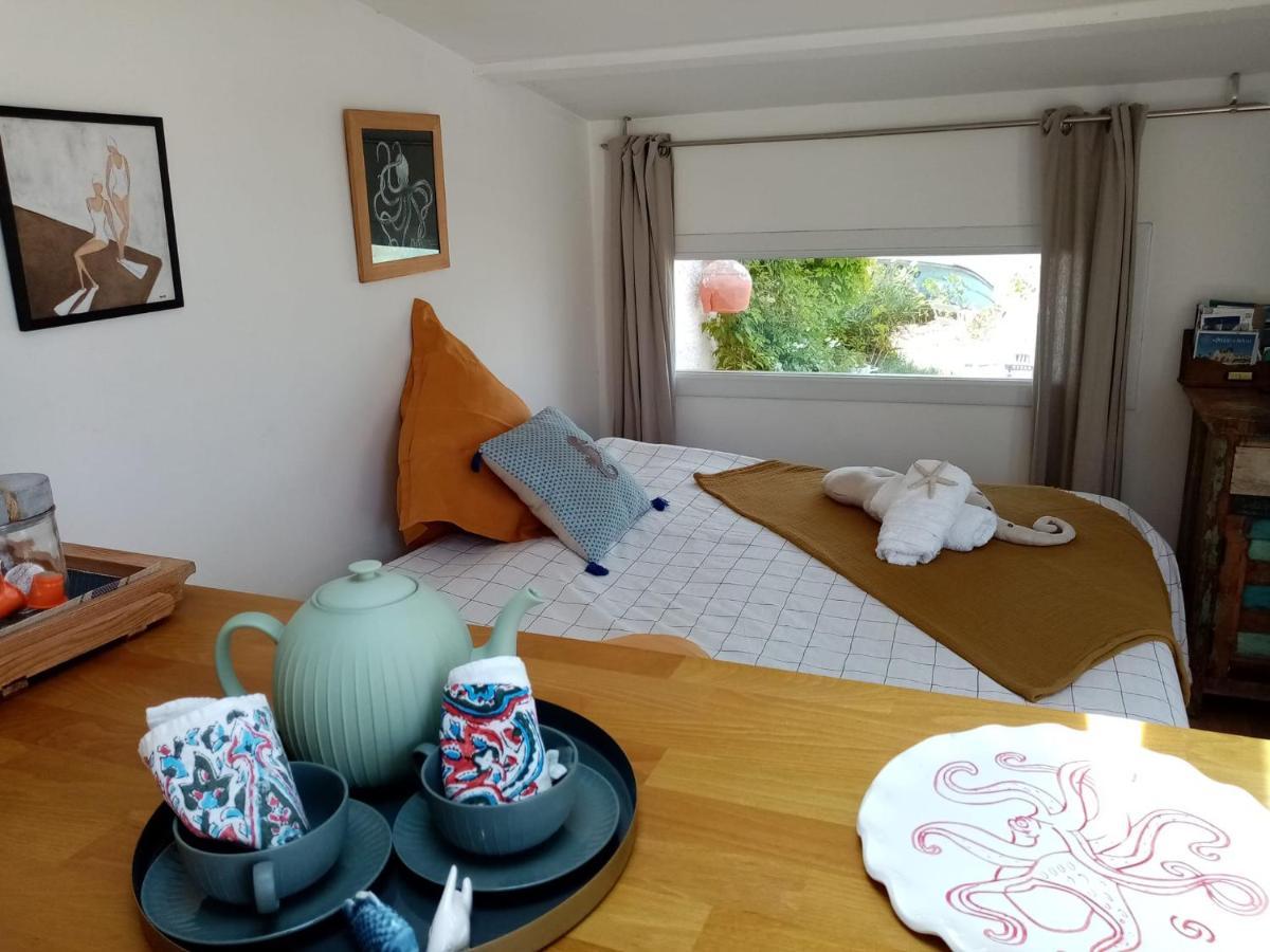 Cabanon De Pecheur En Bord De Lagune Σετ Εξωτερικό φωτογραφία
