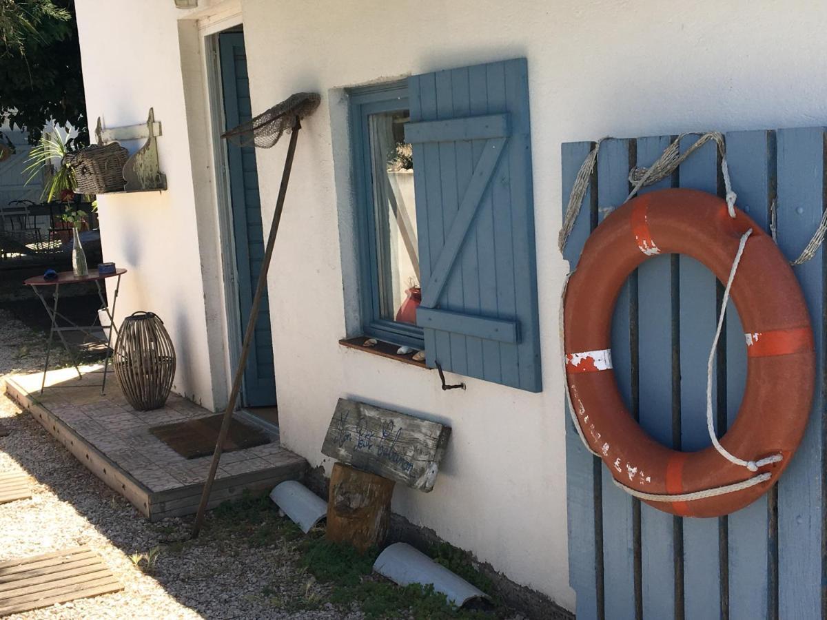 Cabanon De Pecheur En Bord De Lagune Σετ Εξωτερικό φωτογραφία