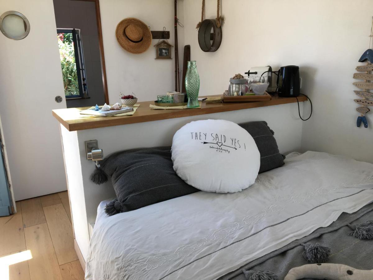 Cabanon De Pecheur En Bord De Lagune Σετ Εξωτερικό φωτογραφία